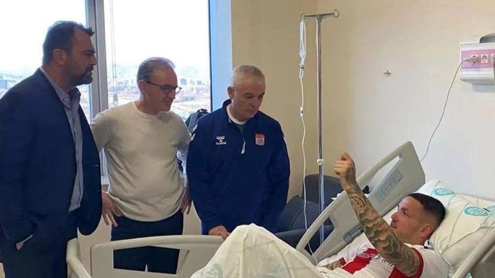 Kadro küme düştü ortalık karıştı: Manaj'dan İstek Çalımbay'a suçlama 75 UWZ wE74HkOJcZ7FSYrJ1w