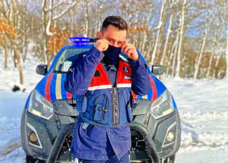 Astsubay serinlemek için girdiği ırmakta boğuldu - 1