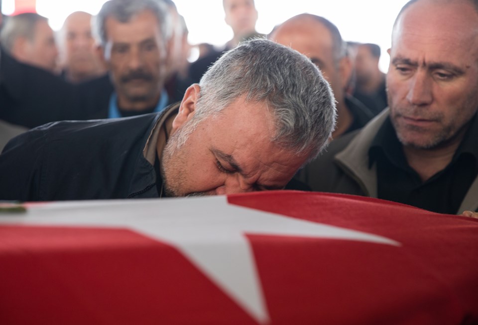 Ankara'daki saldırıda ölenlere gözyaşlarıyla uğurlama - 11