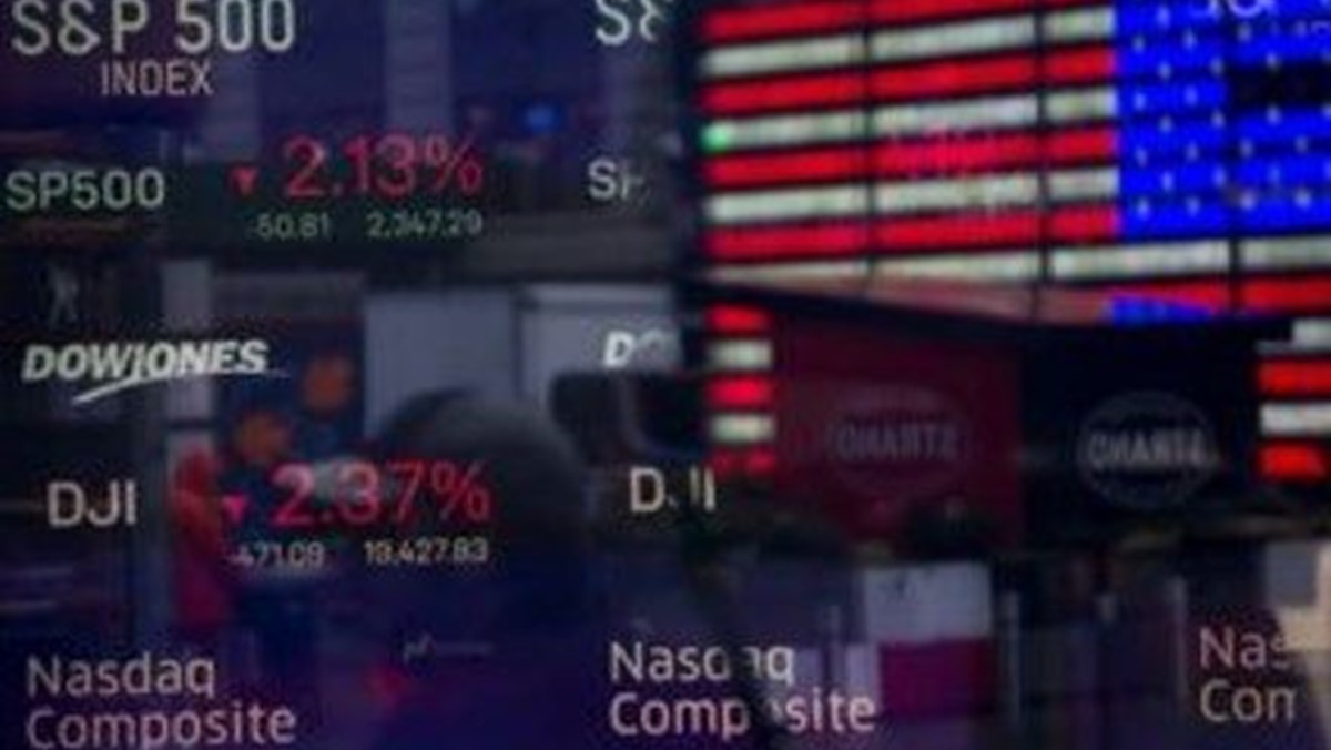 Dow Jones Endeksi tarihte ilk kez 30 bin seviyesini aştı