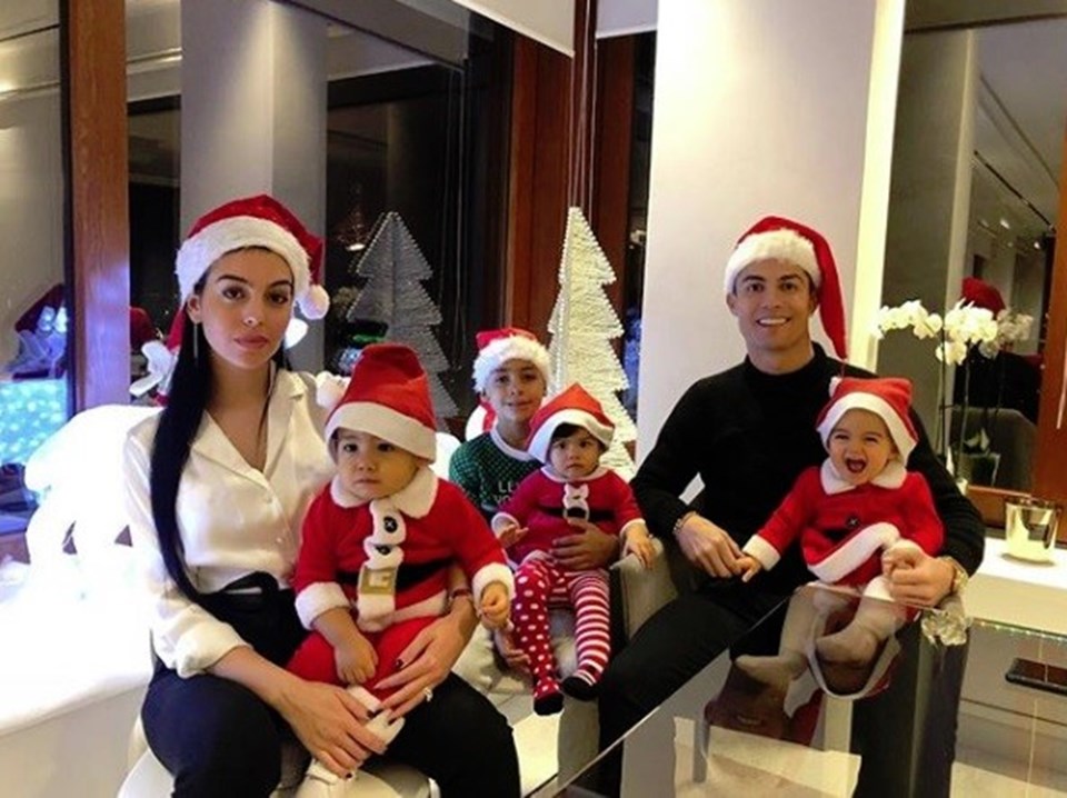 Cristiano Ronaldo ve ailesinden Noel kutlaması - 1