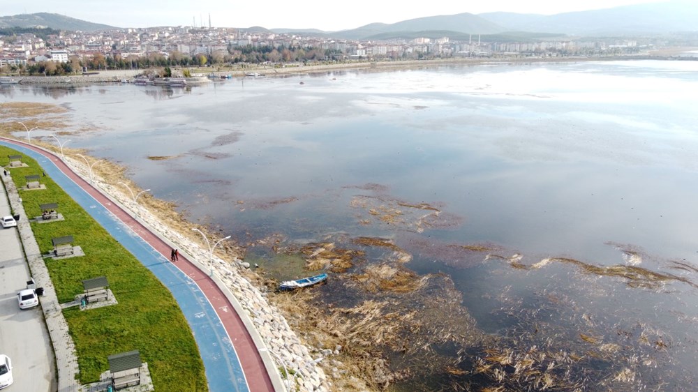 Beyşehir Gölü'nde korkutan görüntü: Metrelerce geri çekildi, otlanmalar oluştu - 7