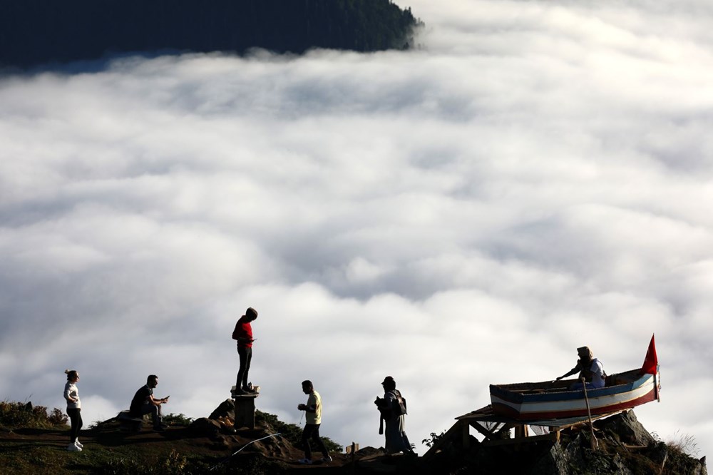 2 bin 700 metredeki yaylada, kayıkta'Titanic pozu' veriyorlar - 3
