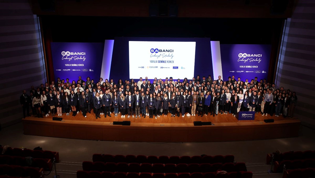 Cumhuriyetin 100. yılında ‘Yarınlar benimle mümkün’ diyen gençler ve Sabancı gönüllü mentorları bir araya geldi!