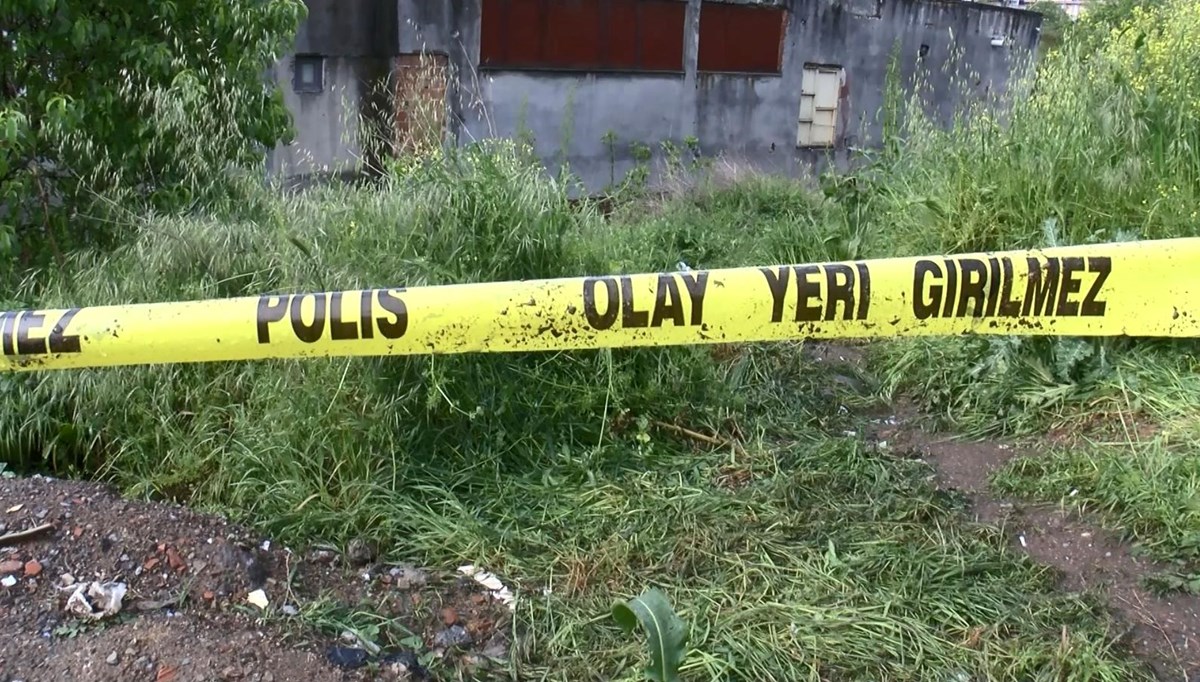 İstanbul'da 14 yaşındaki çocuk ölü bulundu İstanbul'da 14 yaşındaki çocuk ölü bulundu