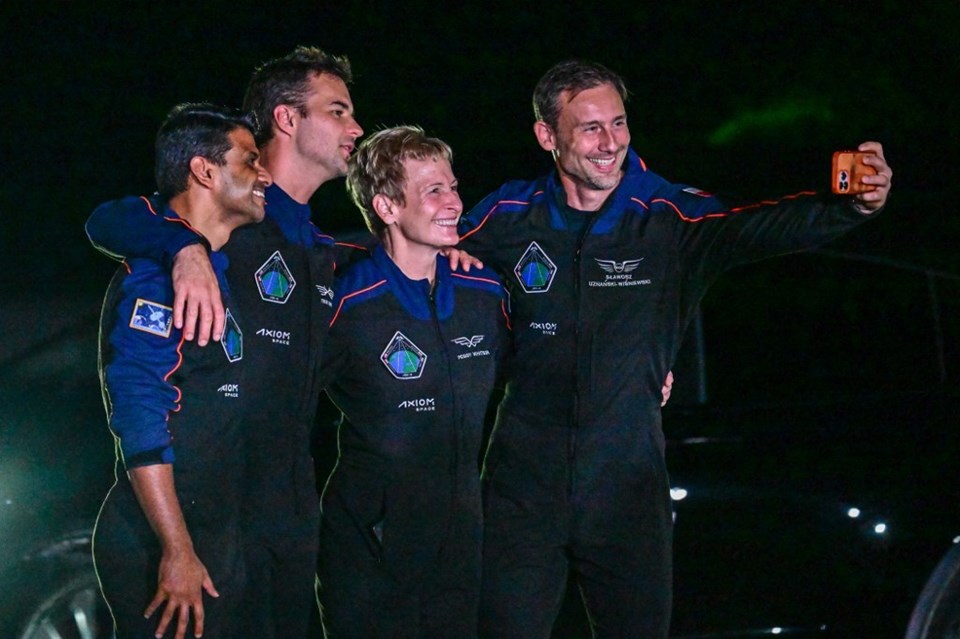 Hindistan 41 yıl sonra ilk astronotunu uzaya gönderdi - 1