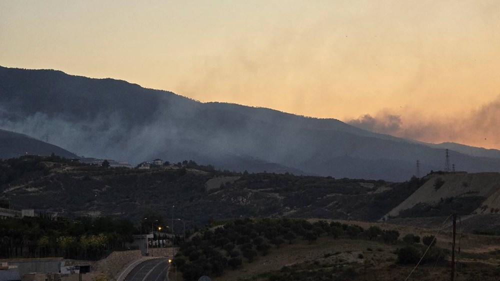 Orman yangınlarıyla mücadele: 3 ilde yangınlar kısmen kontrol altında - 9