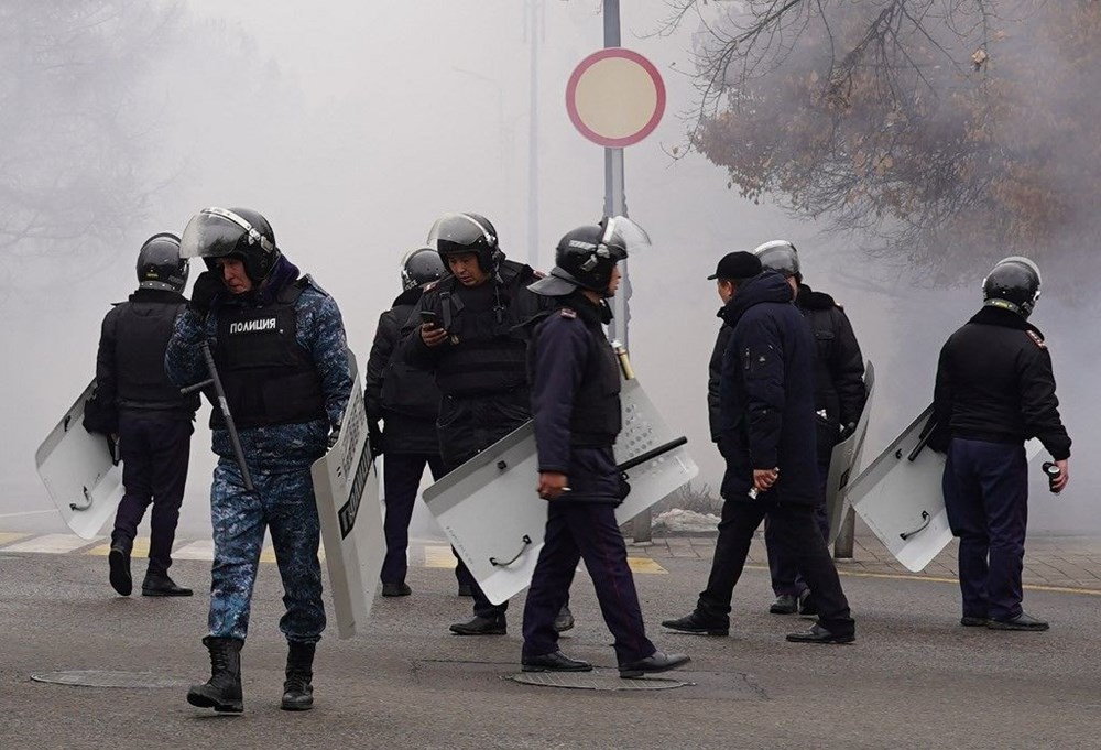 Kazakistan'daki akaryakıt zammı protestolarında son durum: Rusya destekli ülkeler askeri birlik gönderecek - 5
