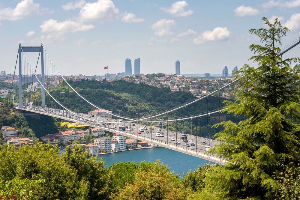 onlar istanbul un iki yakasini bir araya getiriyor istanbul un kopruleri ntv