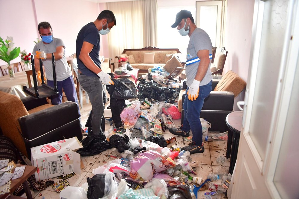20 ton çöp çıkan evin sahibi: Yapmayın, bunlar yılların emeği - 1
