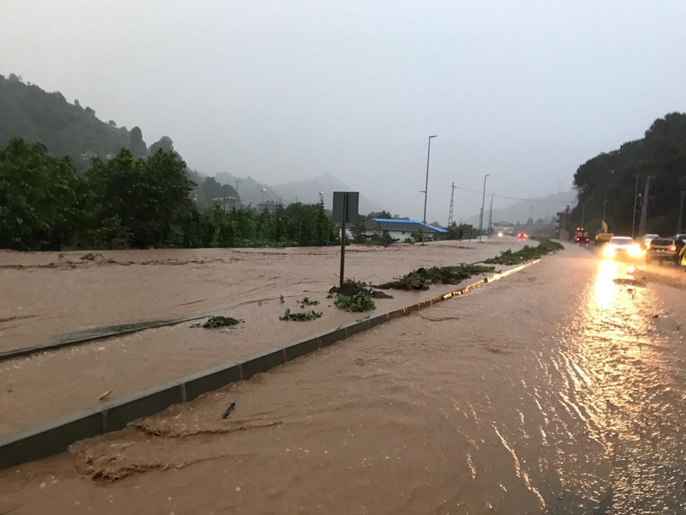 Şiddetli yağış Rize'yi de vurdu: 2 can kaybı - 5