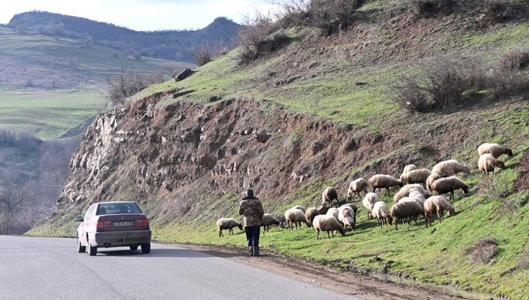 Ermenistan işgal ettiği dört stratejik köyü Azerbaycan'a iade ediyor
