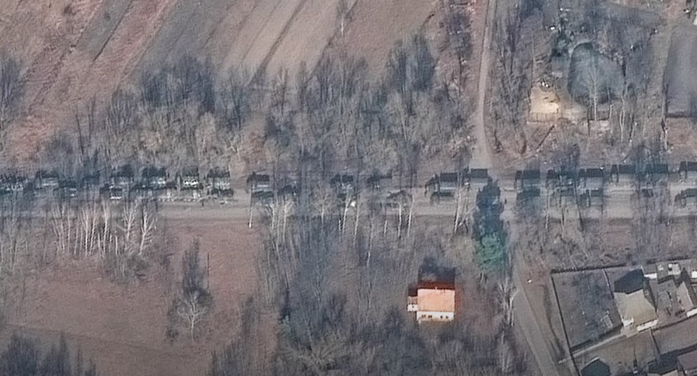 Putin’in
yıkım ordusu: 64 kilometrelik konvoy Kiev sınırında durdu - 18