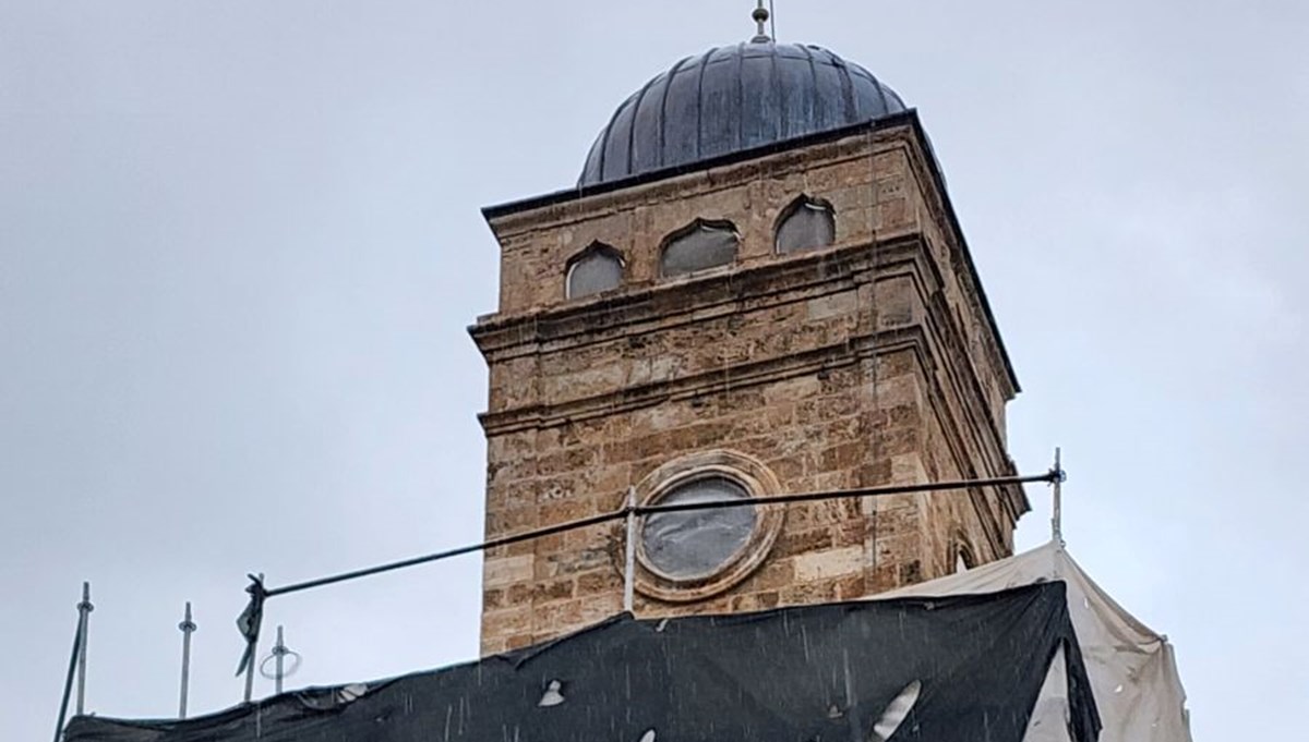 Saat kulesinin kayıp saatinin yerine, 100 yıllık 'ikizi' takılacak