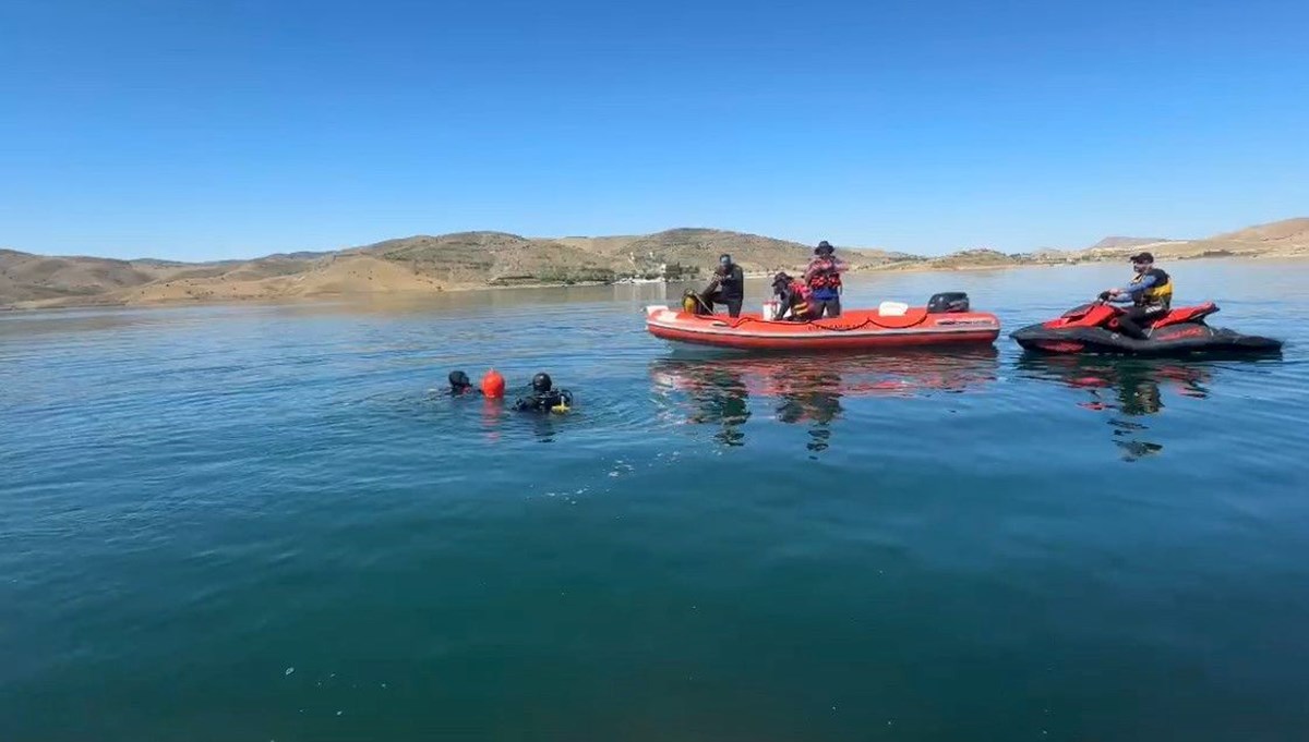 Feribottan baraja atlayan kişinin cansız bedeni bulundu