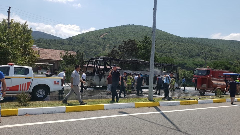 Balıkesir'de yolcu otobüsünde yangın faciası: 5 ölü - 1
