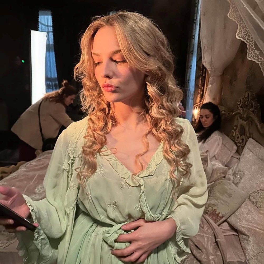 Zeynep Bastık imaj tazeledi: Beklenmedik patlamalar (Ünlülerin değişimi) - 17