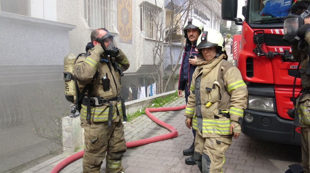 Avcılar'da yangın paniği: Dumanlar binayı sardı, can pazarı yaşandı - 17