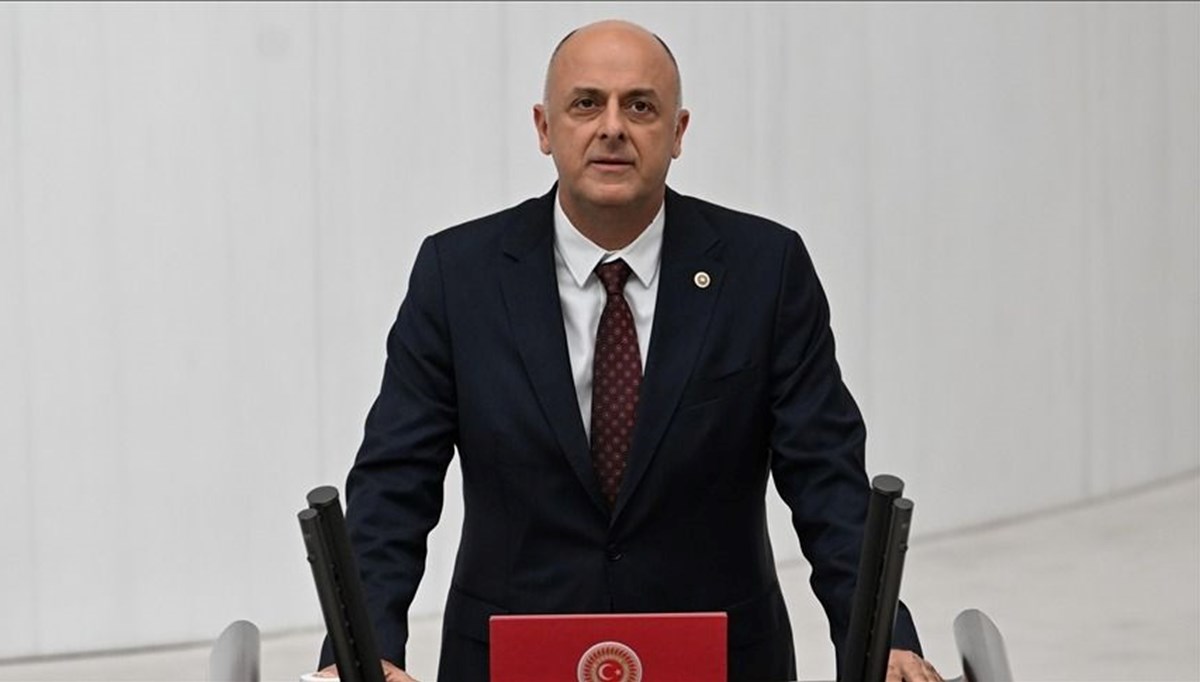 SON DAKİKA HABERİ: İYİ Partili Ümit Özlale partisinden istifa etti SON DAKİKA HABERİ: İYİ Partili Ümit Özlale partisinden istifa etti