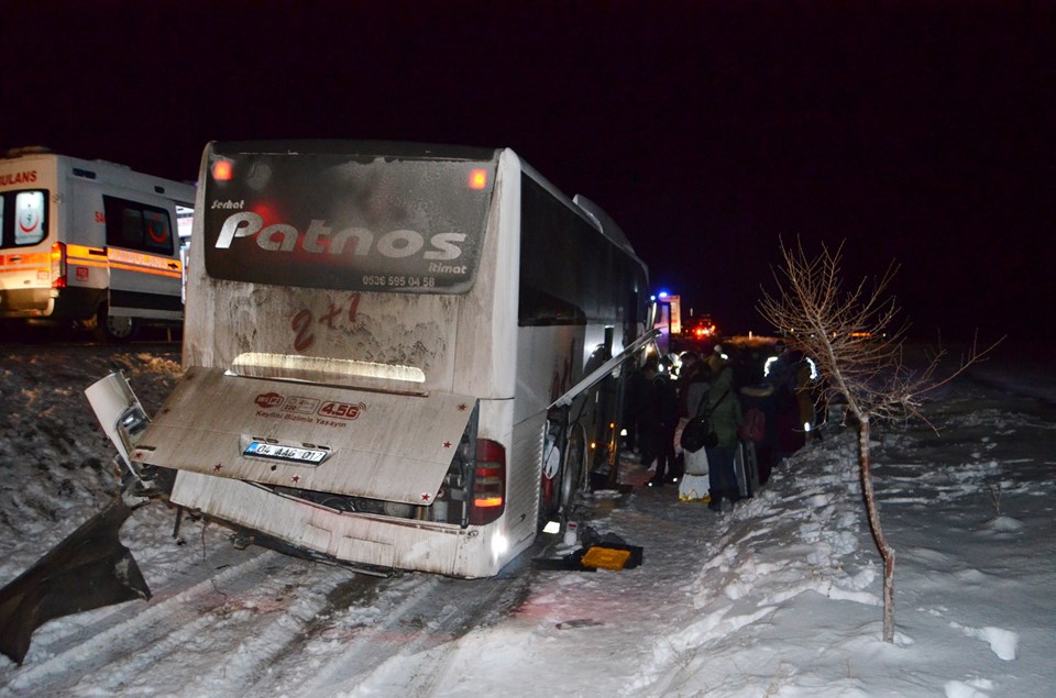 Aksaray’da yolcu otobüsü şarampole düştü: 4 yaralı - 1