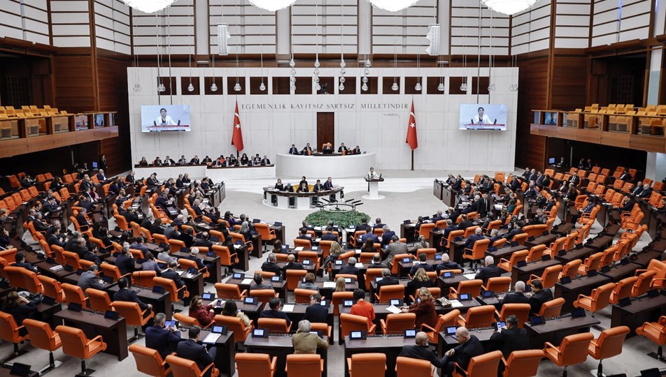 TBMM'de 2025'in ilk gündemi yeni anayasa