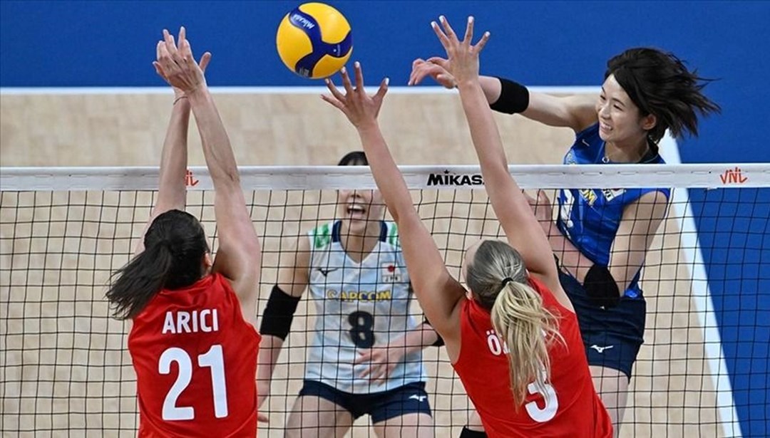 Türkiye-Tayland voleybol maçı ne zaman, saat kaçta ve hangi kanalda canlı olarak yayınlanacak? Filenin Sultanları galibiyet için parkede