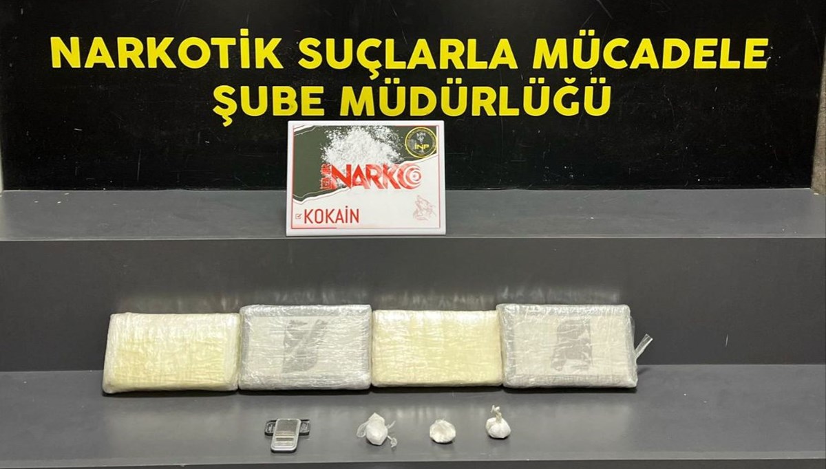 İzmir'de uyuşturucu operasyonu İzmir'de uyuşturucu operasyonu