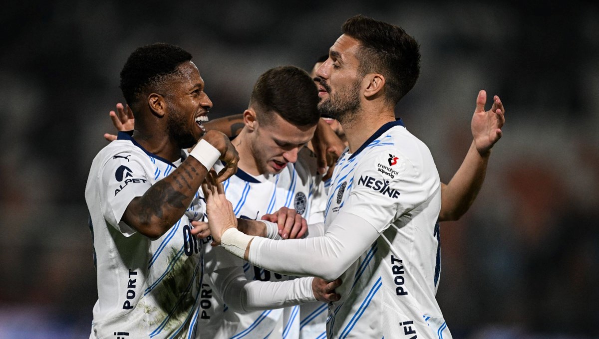 Fenerbahçe-Göztepe maçı ne zaman, saat kaçta? Fenerbahçe Süper Lig'de Göztepe karşısında Fenerbahçe-Göztepe maçı ne zaman, saat kaçta? Fenerbahçe Süper Lig'de Göztepe karşısında