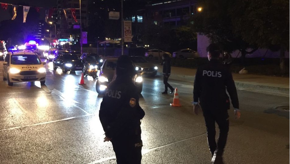 İstanbul'daki asayiş uygulamasında aranan 405 şüpheli yakalandı
