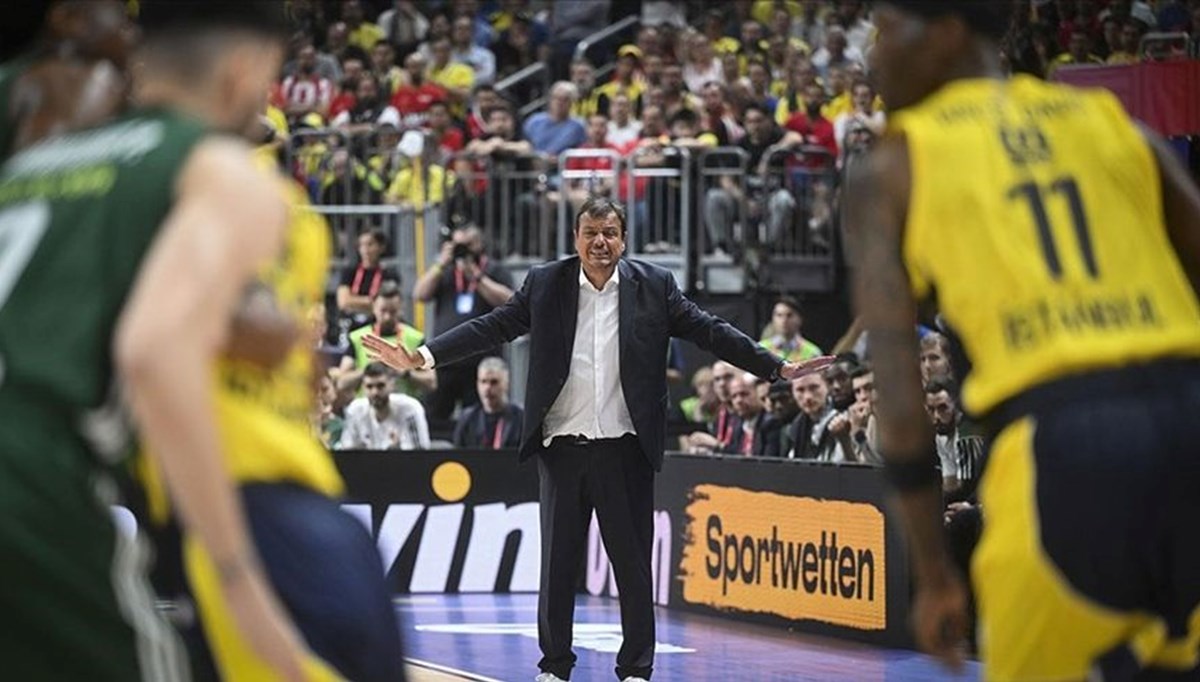 Ergin Ataman, Fenerbahçe'ye karşı 117. maçında 63. galibiyetini yaşadı Ergin Ataman, Fenerbahçe'ye karşı 117. maçında 63. galibiyetini yaşadı