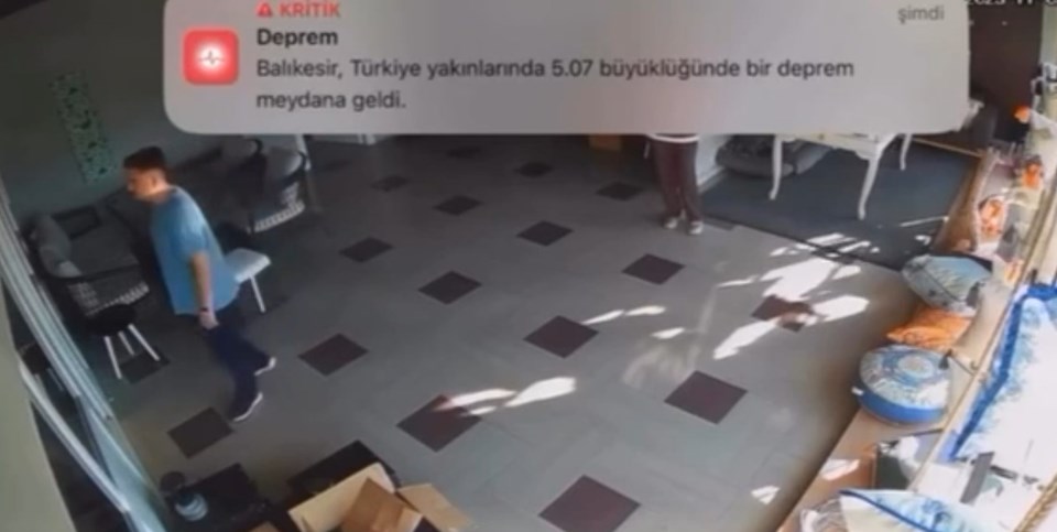 SON DAKİKA: Sındırgı'da 4,9 büyüklüğünde deprem | "15 bin 300 artçı bir deprem fırtınası" - 1