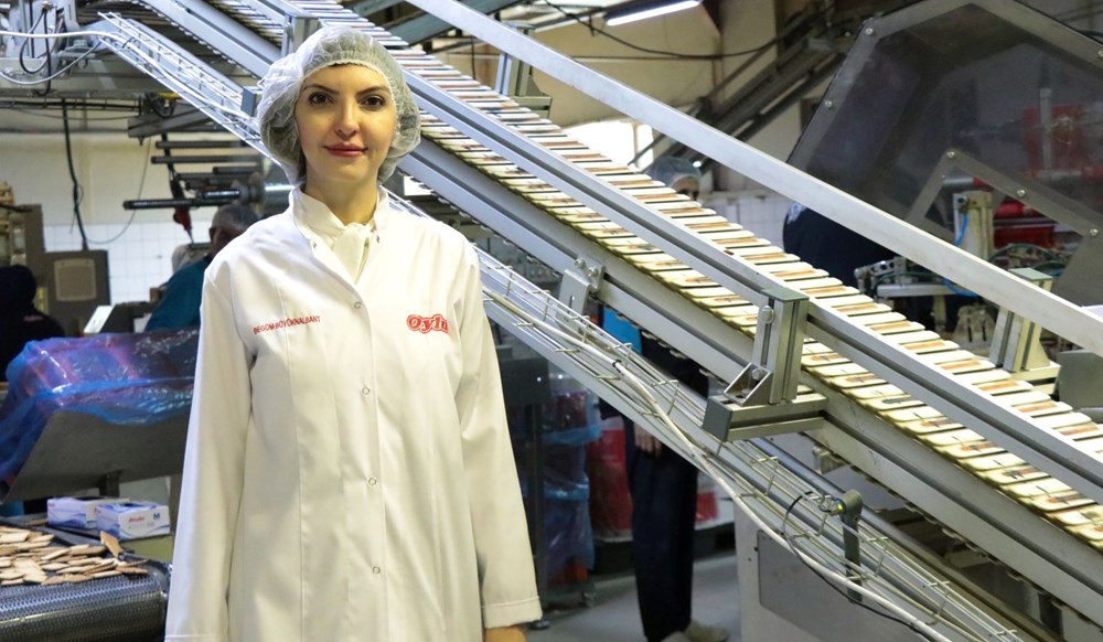 Bisküvi Kızın Fabrika Zirvesine Uzanan Tadı! 74 Uqh4KoMn kucgS5tDHw2OA
