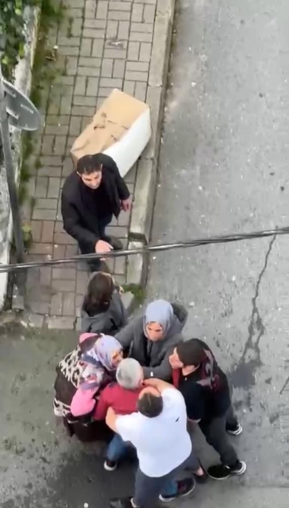 İstanbul’da “Bina kötü kokuyor” kavgası: 7 yaralı - 5