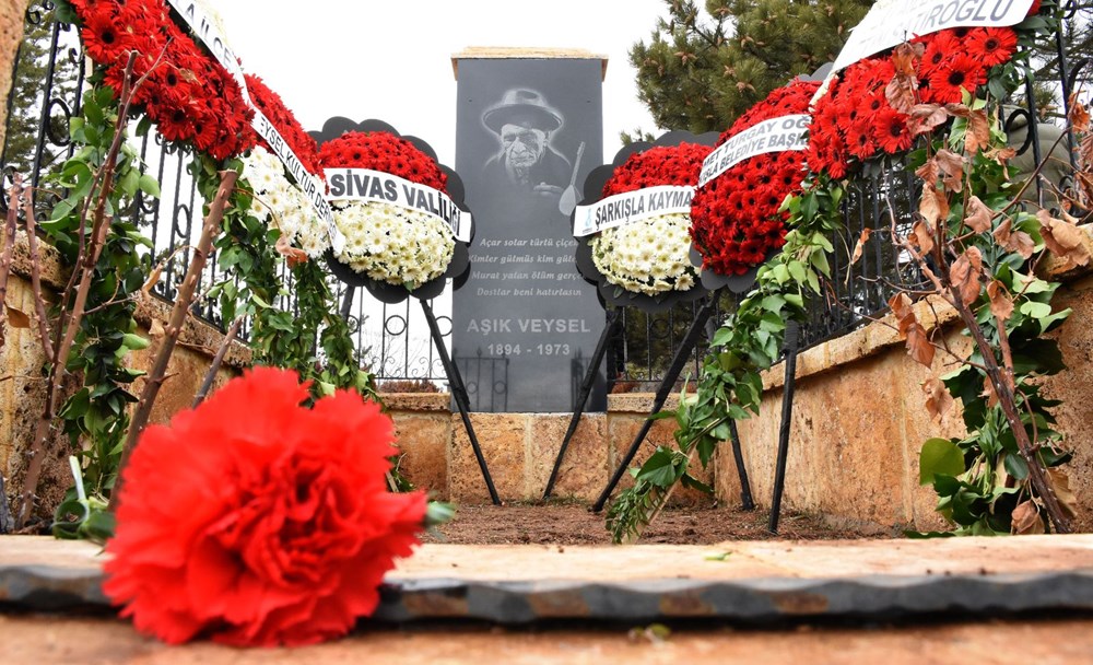 Asik Veysel Vefatinin 48 Inci Yilinda Mezari Basinda Anildi Ntv