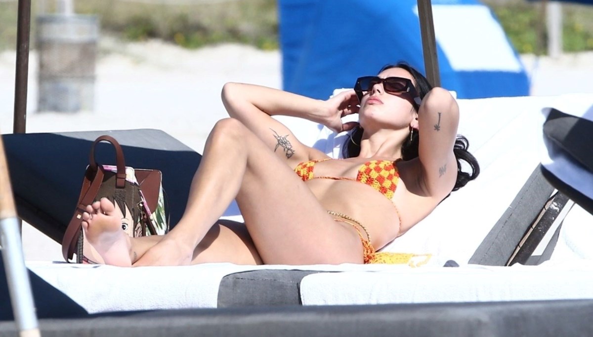 Dua Lipa Miami sahillerinde: Konser öncesi tatil