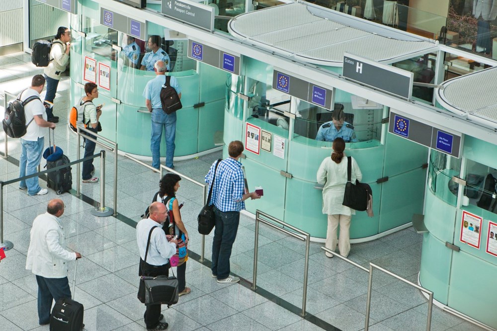 Schengen bölgesine gidecekler dikkat! Pasaport damgası gidiyor, elektronik sistem geliyor - Son Dakika Dünya Haberleri | NTV Haber