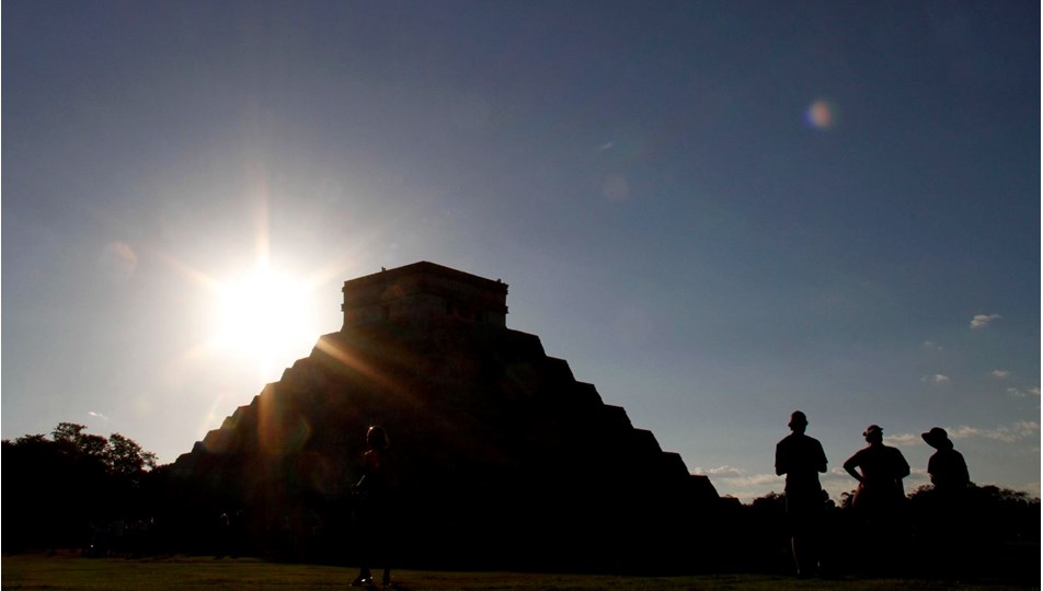 Ritüel tarihi: Mayalara ait bin 700 yıllık gizemli sunak bulundu