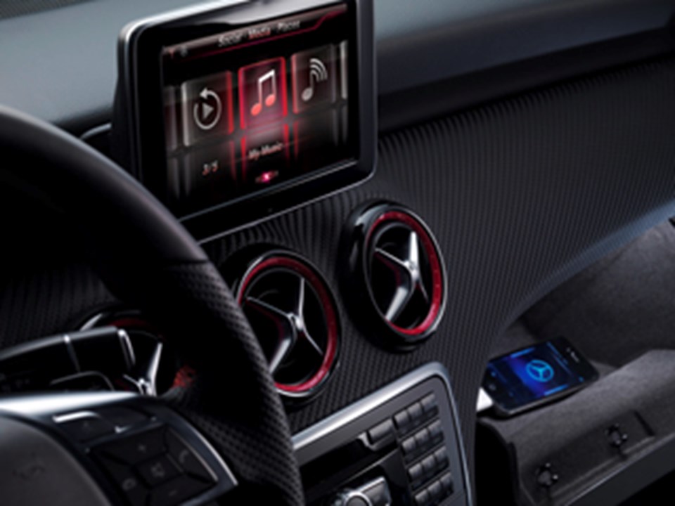 Mercedes iPhone’u araçlarına entegre ediyor - 1