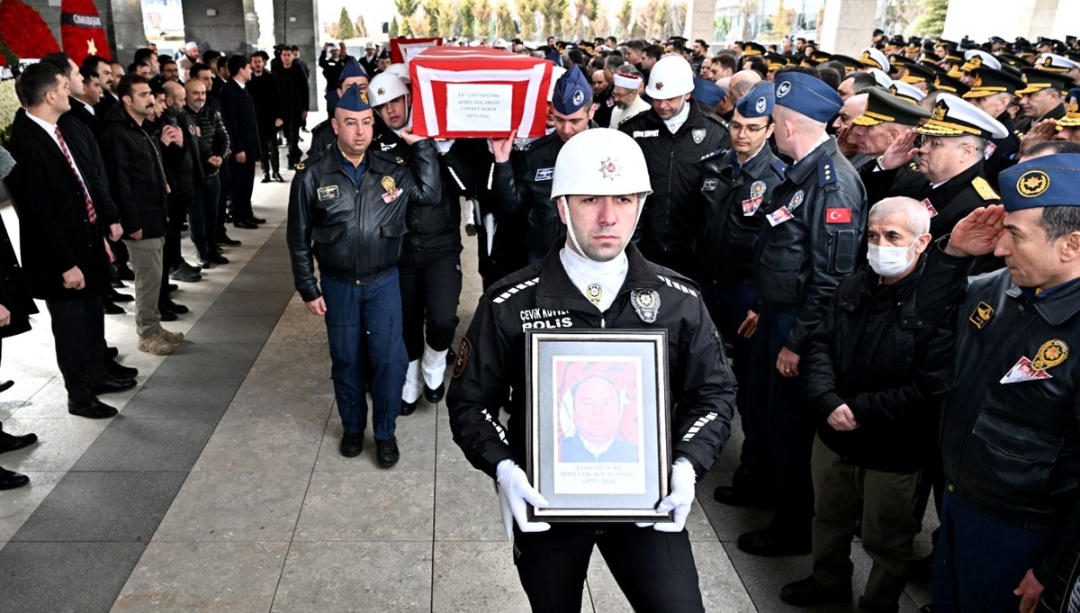 Şehit pilotlar son yolculuklarına uğurlandı