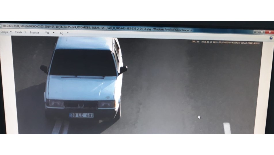 Hırsızlık şüphelisini sönük far ele verdi