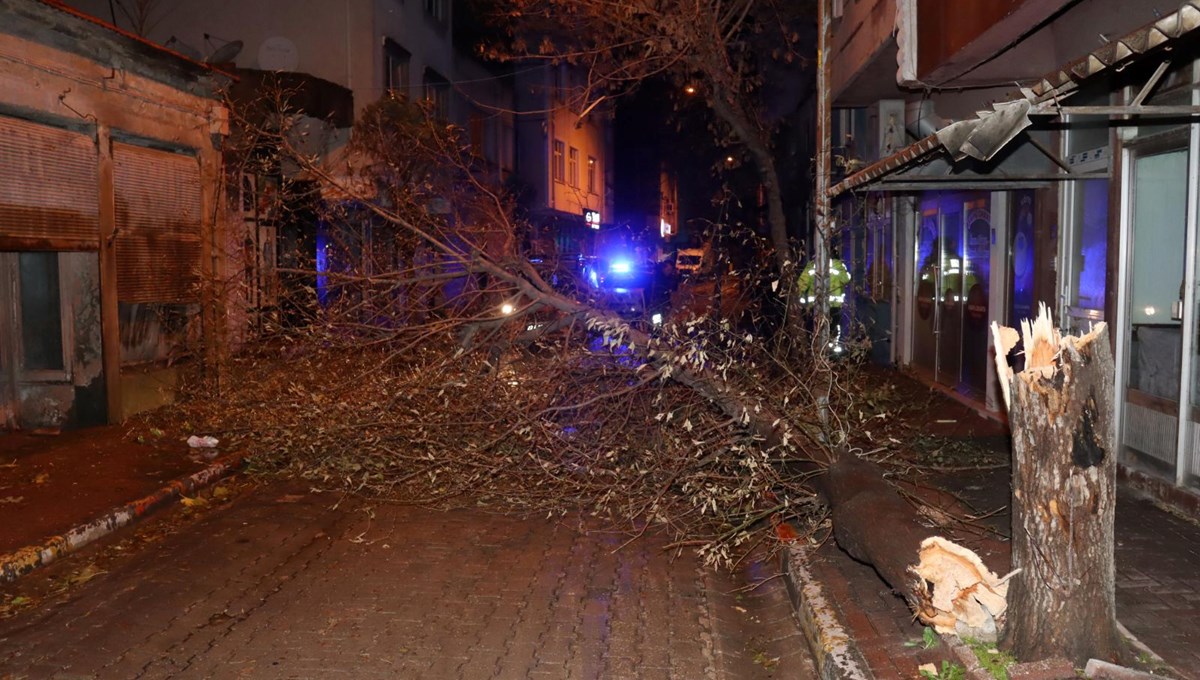 Meteoroloji'den Marmaranın batısı için fırtına uyarısı Meteoroloji'den Marmaranın batısı için fırtına uyarısı