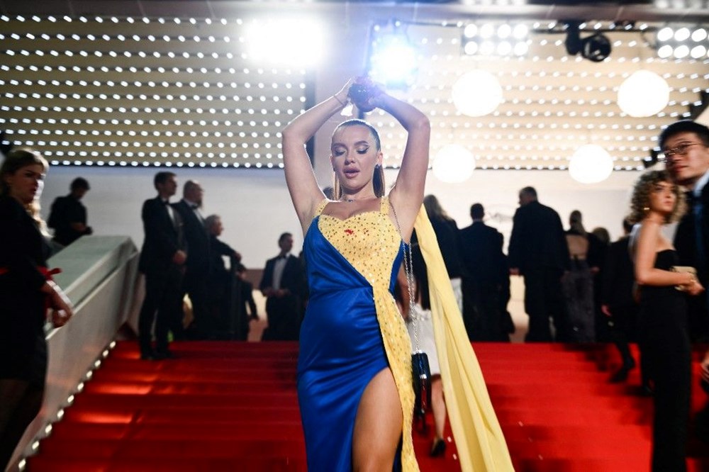 Cannes'da kırmızı halıda kanlı Ukrayna protestosu - 1