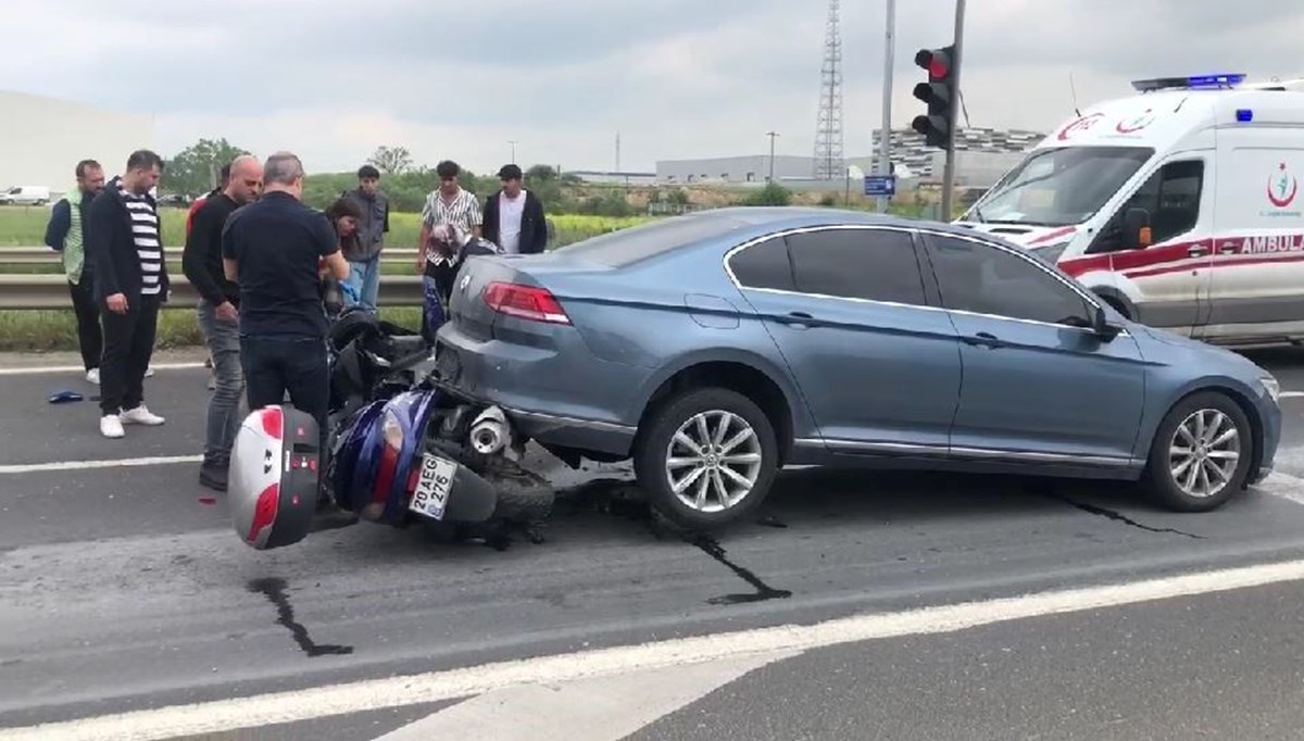 Çerkezköy’de feci kaza: Kırmızı ışıkta duran otomobilin altına girdi