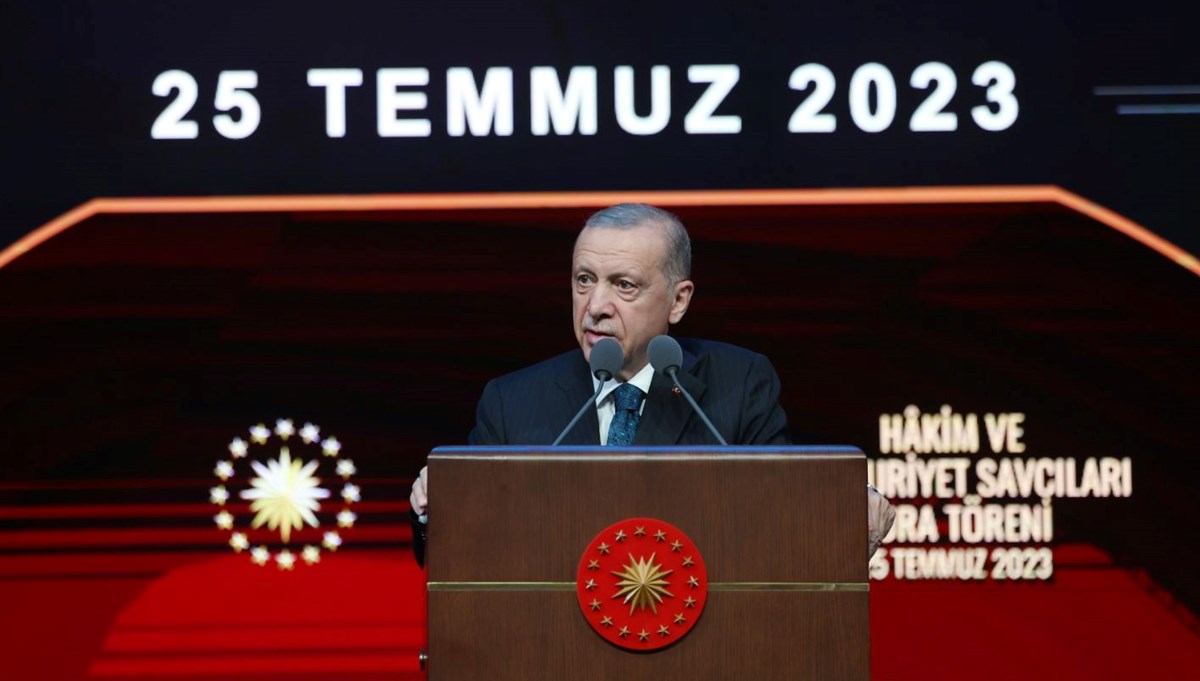 Cumhurbaşkanı Erdoğan'dan yeni anayasa mesajı