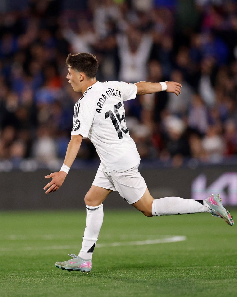 UzaufEy4g0CMzvcOTv 21w