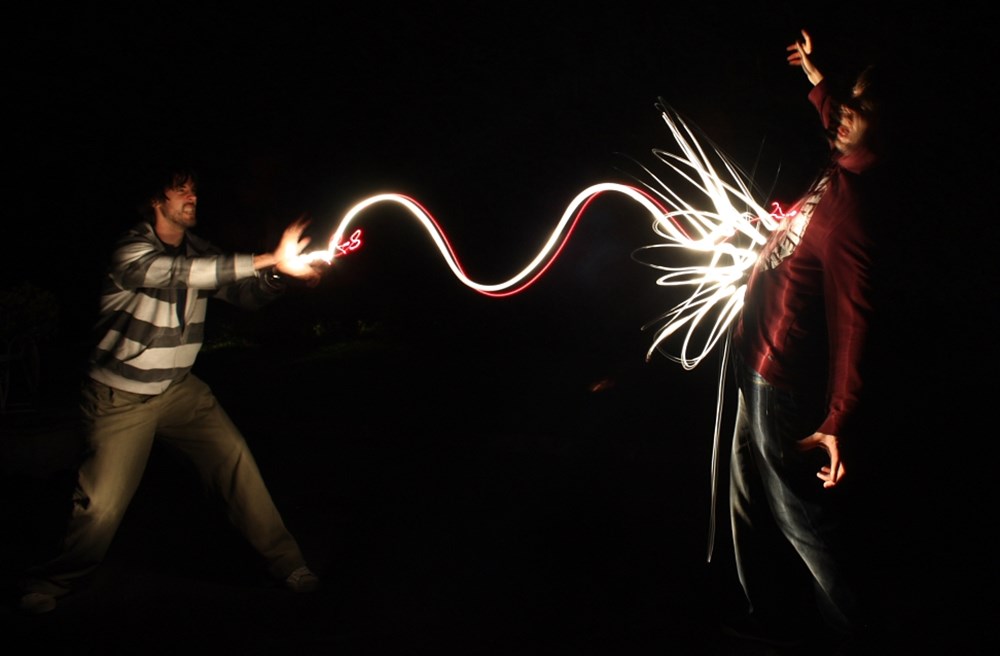 Light painting. Лайтпейнтинг. Фокусы с длинной выдержкой. Человек на выдержке Графика. Мужская фотосессия с большой выдержкой.