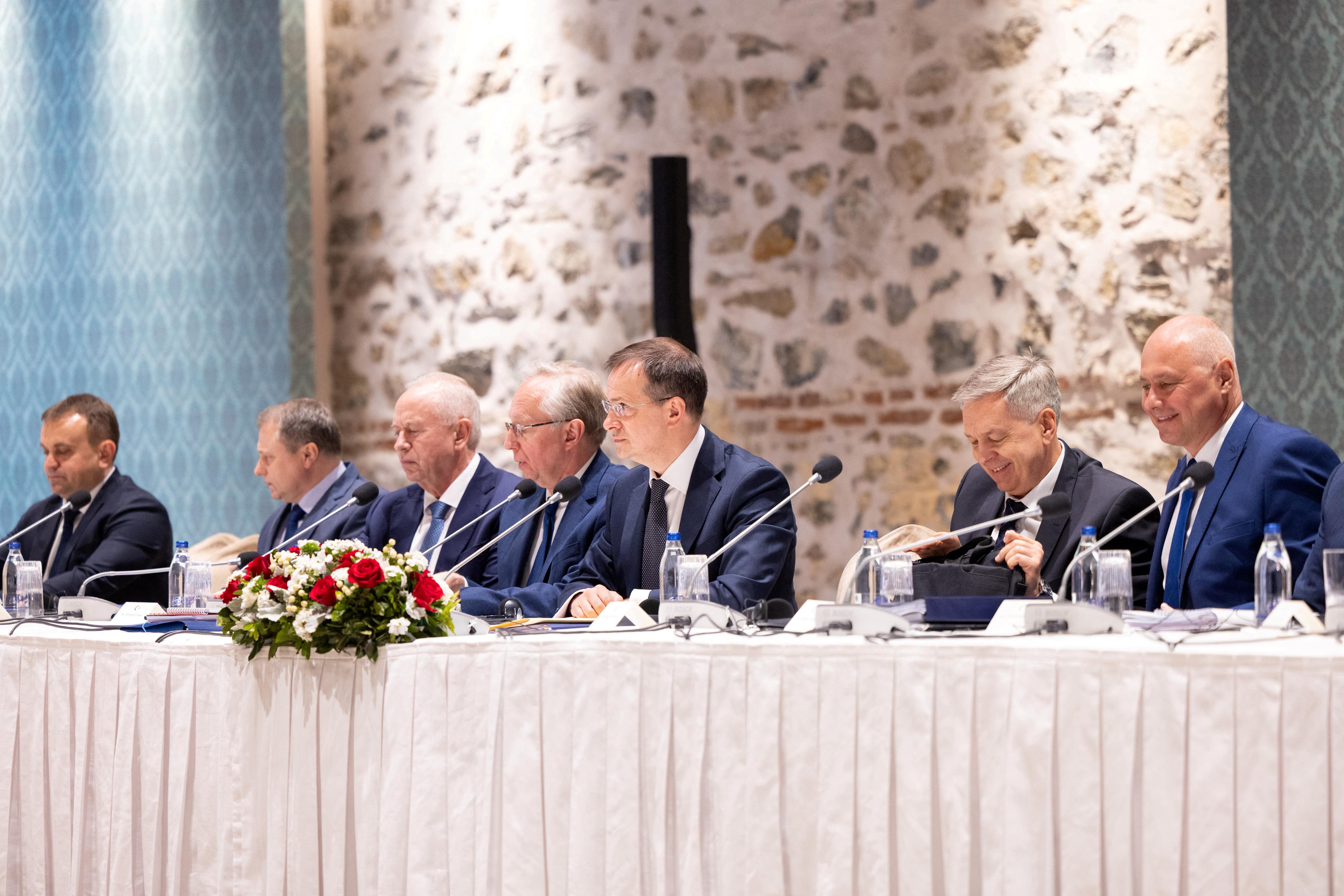 Rusya heyeti, Dolmabahçe'deki Türkiye-Rusya-Ukrayna toplantısında.