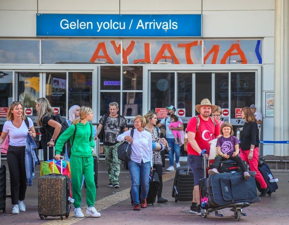 Antalya'da ev bulamayan yabancılar apart otelleri doldurdu - 1