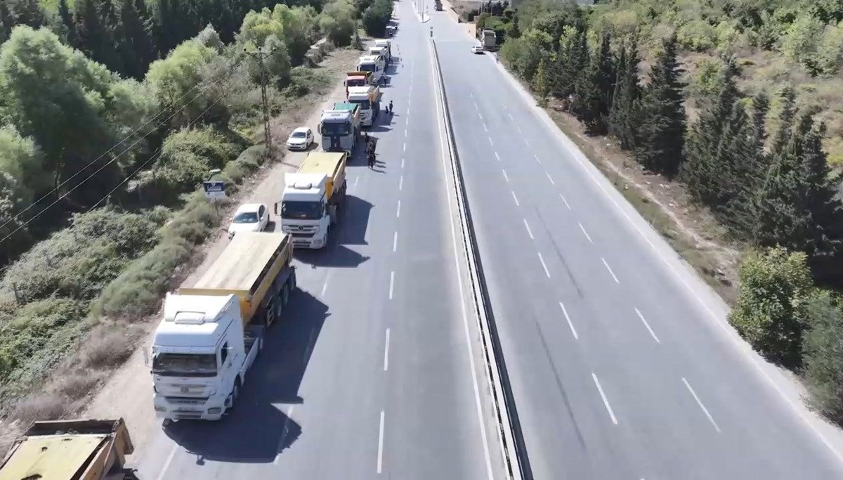 Arnavutköy'de hafriyat kamyonlarına denetim Arnavutköy'de hafriyat kamyonlarına denetim