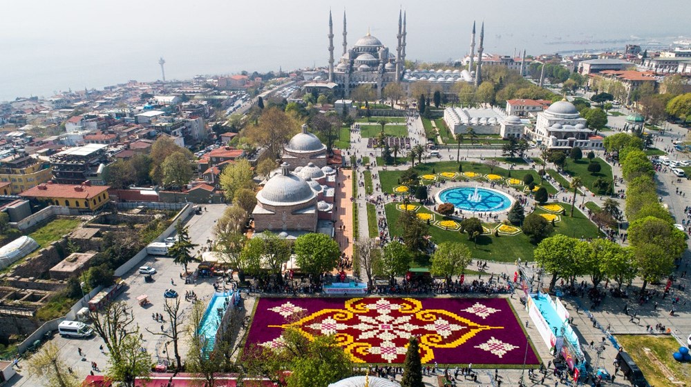 Dünyanın en büyük canlı lale halısı İstanbul'da - 1